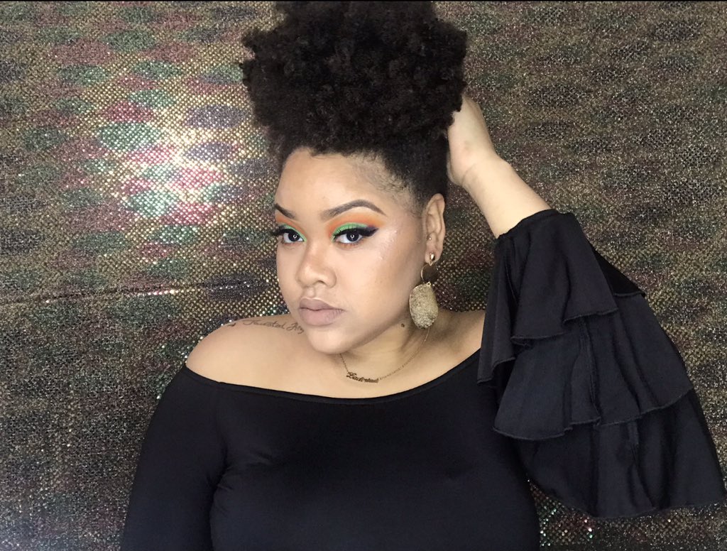 deethemusee's tweet photo. @Love_Latrina No filter needed 💋 #DeeTheMuse https://t.co/GYX6vVlCgf