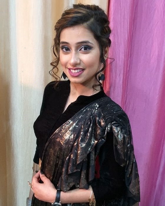 ABSBySwati's tweet photo. Gorgeous Pretty Elegant Look 😍😍 ! Makeup/Hairstyle | She walks in beauty like the night Of cloudless climbs and starry skies. #PartyMakeup &amp; #Hairstyle #Look #Elegant | #MakeArtist #SwatiRashi #Hairstyle4Girls #AmazingLook | #AmazingHaircuts #Agrabridestudio @Agrabridestudio https://t.co/R3FBV3k5oW