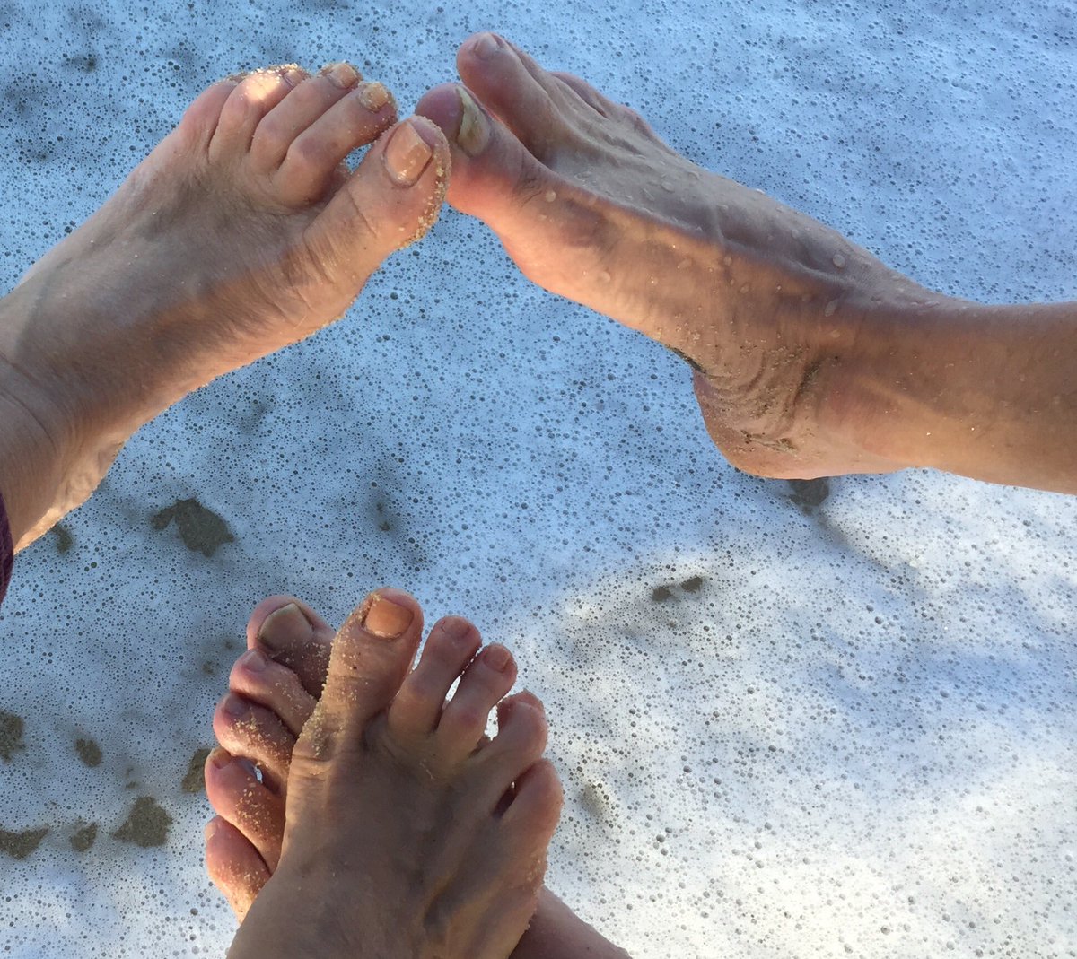 hartcherie's tweet image. Not too late for #ValentinesDay to order 'From Hollywood to Holy Wars' on Amazon. It's a #tabloid love story with ⁦@UN⁩ adventure.