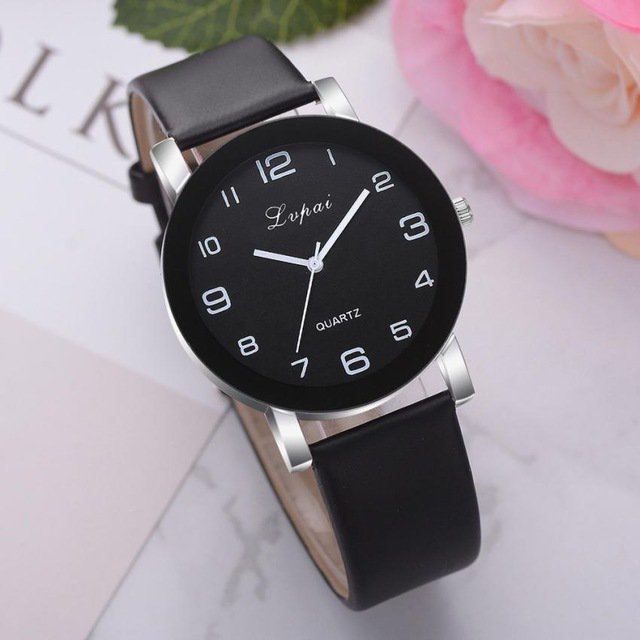 NickyBiebeer's tweet photo. Someone from Chicago, Illinois, USA  🇺🇸 ordered this Luxury Fashion Woman Watch.

 🛒 You too, you can get yours at ➡ https://t.co/GvvlHFpXet . https://t.co/G2HimvrwGD