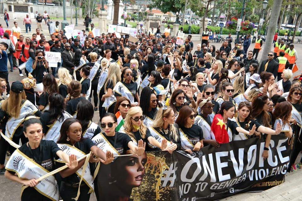 ALKAARYA16's tweet photo. Creating Awareness at an One voice "Know My Presence,Hear My cries" Women empowering show at Durban city.
Women, like men, should try to do the impossible. And when they fail, their failure should be a challenge to others.
#Mrsuniverse2017 #fashionista #WomenEmpowerment https://t.co/ZO0ESeic2n