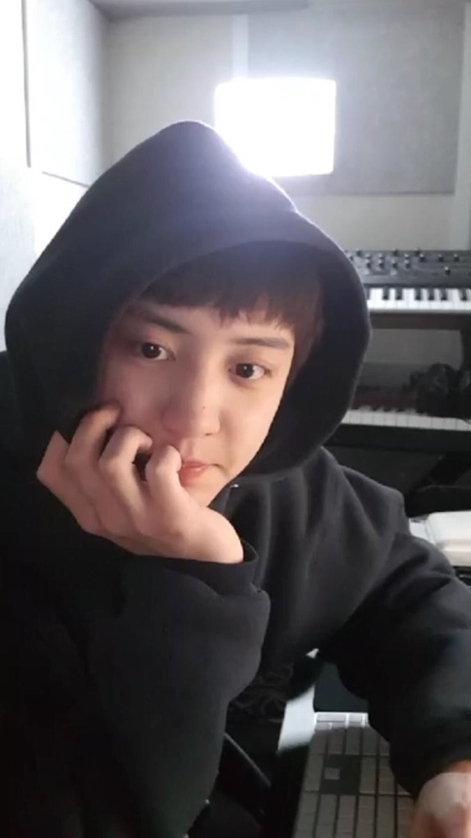 chanyeol tweet media