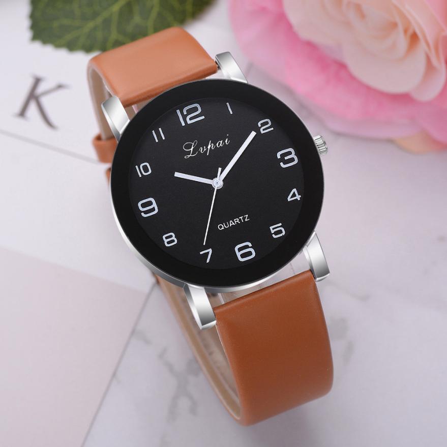 TomRoderick2's tweet image. Someone from Celje, Slovenia  🇸🇮 ordered this Luxury Fashion Woman Watch.

 🛒 You too, you can get yours at ➡ bit.ly/2Ppe6tr .