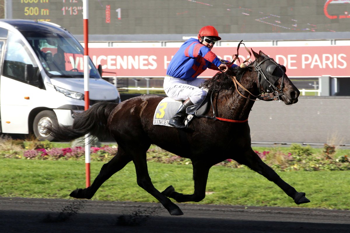 Joe_Zagari's tweet photo. #MH1819❄🇫🇷 - #EgaoJénilou 🇫🇷 #VillageMystic won #PrixIndienne🏆 Group 3⃣ @vhpofficiel with @RaffinEric &amp; #LouisBaudron ⏱1.12.4 on 2175 over #DaïdaDeVandel and #EspionJaune
📷@AprhChantilly https://t.co/KQqaxasVqR