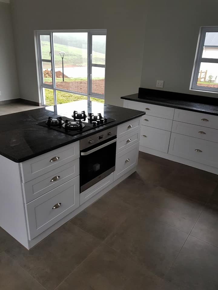 BlueSunCon's tweet image. Fitted kitchens. 5 year guarantee on workmanship. Call or WhatsApp today for a free quotation. 0772 674 803 / 0719 264 148