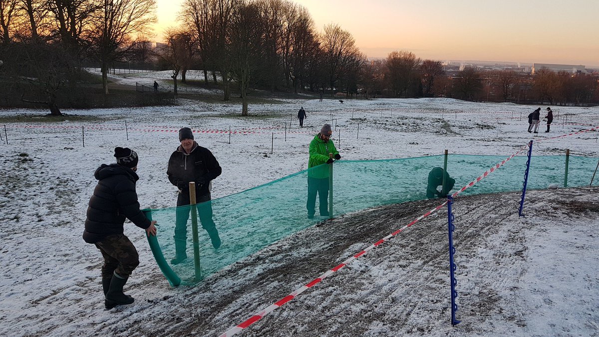 Installation of Penguin nets at daybreak 2/2/2019 Buile Hill Park, Rd14 <a href="/nwcca/">NorthWest Cyclocross</a> ⁦@Salford_C_C⁩ #picturethescene