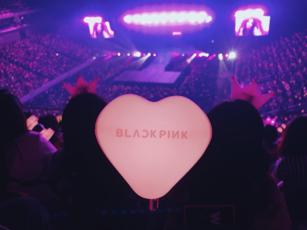 bleummy's tweet photo. BEST. CONCERT. EVER.

#BLACKPINKINYOURAREAMANILA https://t.co/c4GesHTG0A