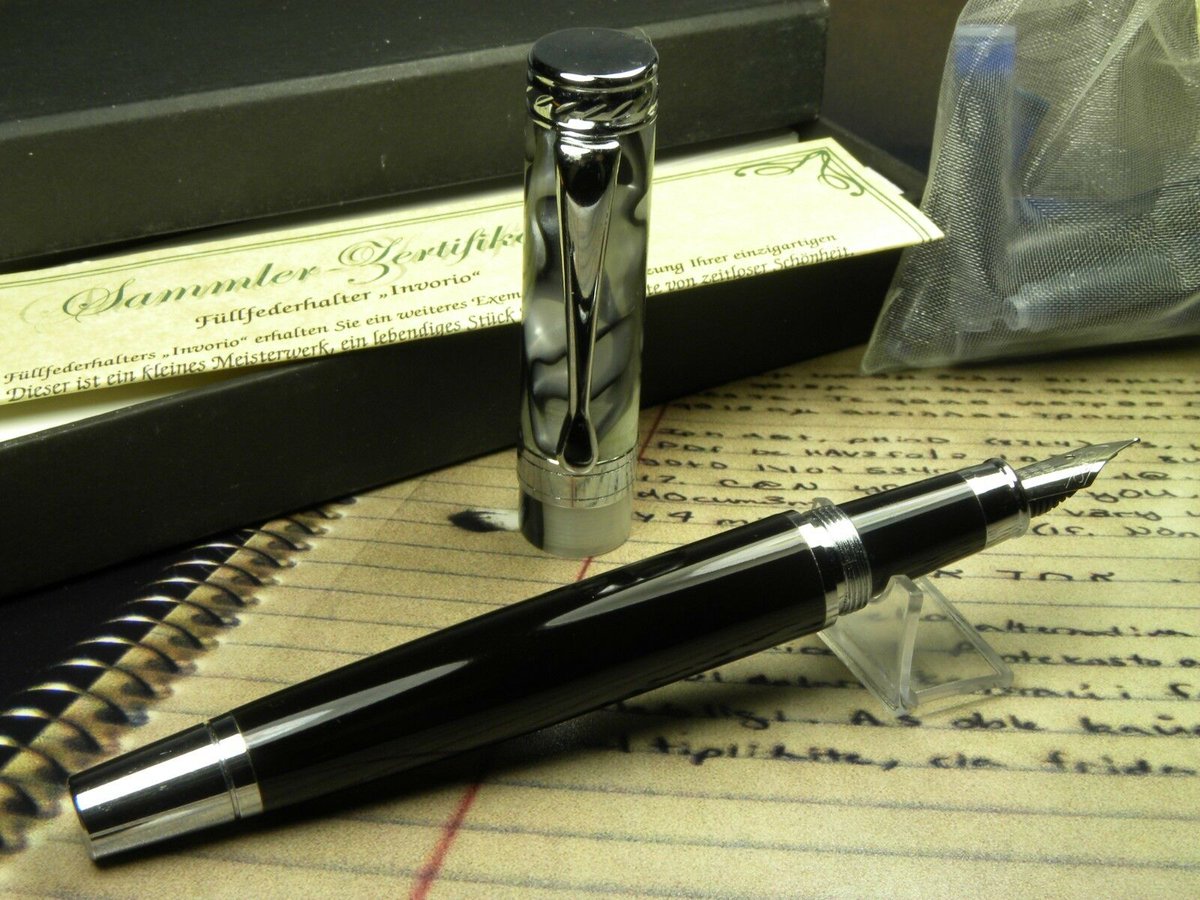 yesteryearsfp's tweet photo. Vintage "#Invorio" #FountainPen- Black & White Cartridge Filler-Germany 1990s.
#Fpgeeks #Penaddict #Fountainpenaddict #Vintagepen #Fountainpennetwork #Rockyourhandwriting #Fountainpenandink #Penmanship #Pennerd https://t.co/6ElsgoI6IM