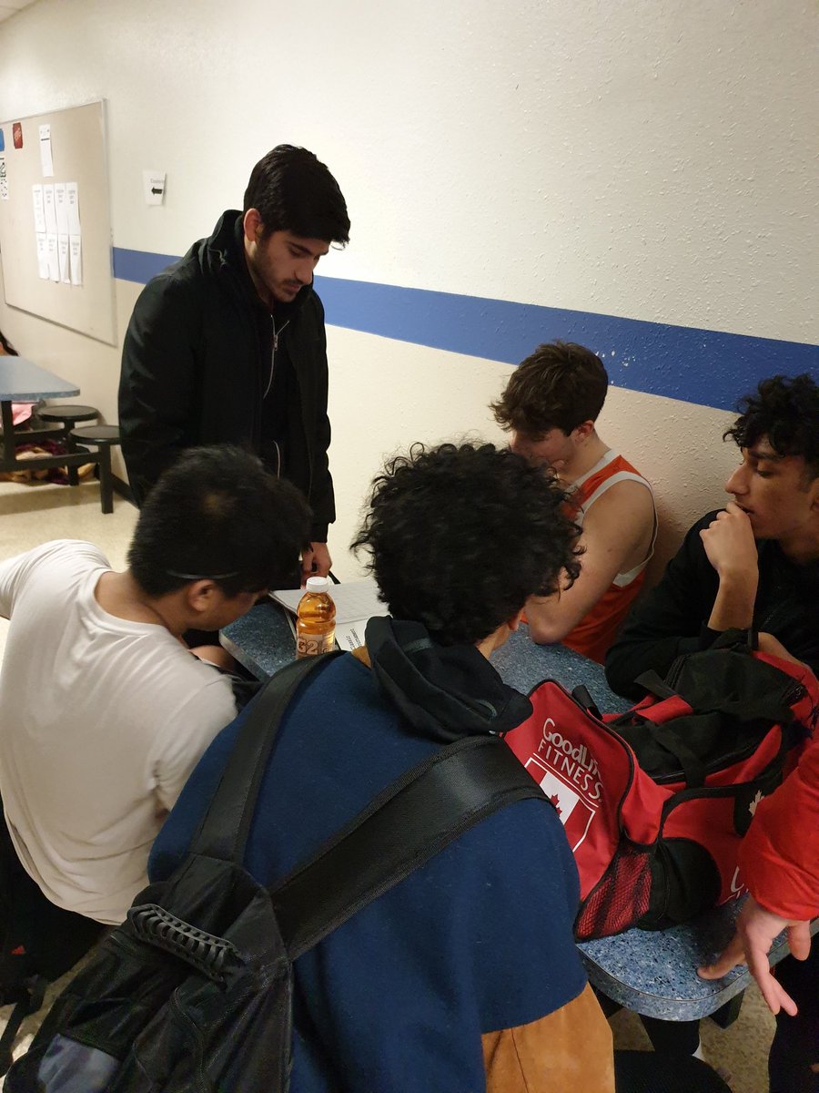 thtran8's tweet photo. After a tough loss to @jpercypage, the @McNallyHigh seniors boys would go on to defeat Sturgeon and Barrhead to bring home the consolation prize despite only being able to suit up 6 players at the Bison Thunder Invitational! #gotigers #tigerpride https://t.co/fgpgXFxLfM