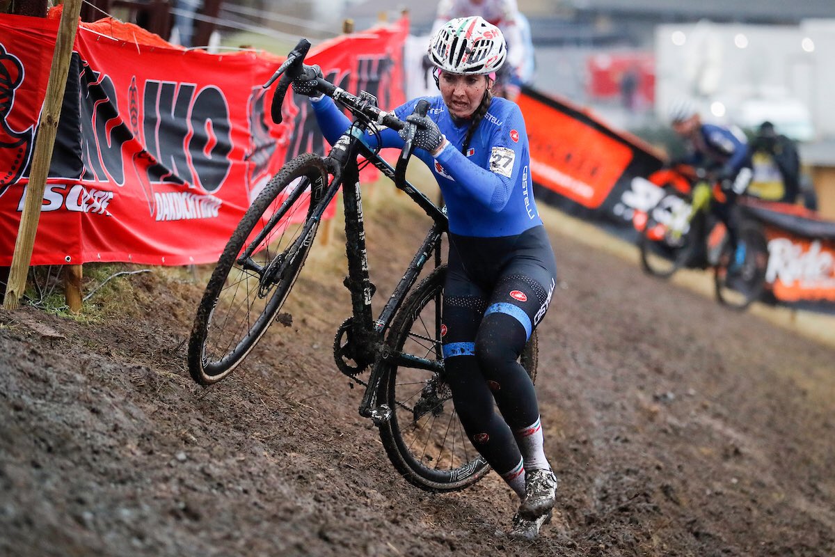 🇩🇰 WK Bogense

1️⃣7️⃣ Zeventiende plaats voor <a href="/bikereva/">Eva Lechner</a> 
🎙 "Eerste rondes had ik het ijskoud en ook het griepje was nog niet helemaal uit mijn lichaam verdwenen"

🌐 creafin-tuvsud.be/nieuws/2019-02…
📸 <a href="/Photopressbe/">Peter Deconinck</a>