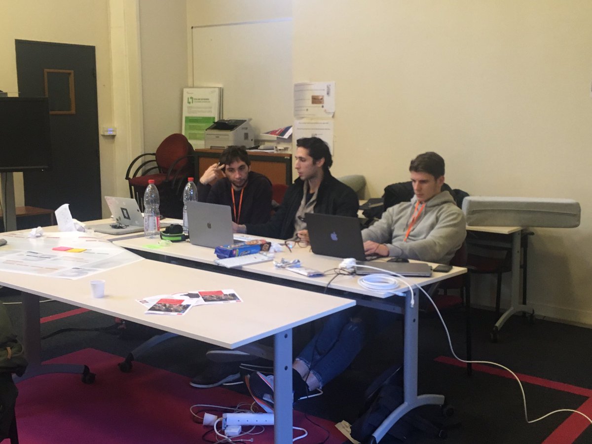 ICDC_officiel's tweet image. [EN DIRECT] - #Hackatext - nuit courte et petits yeux mais dernière ligne droite pour finir le prototypage et préparer son pitch. 1er jury à 13h00 🕐 #Hackatext #TextMining @caissedesdepots