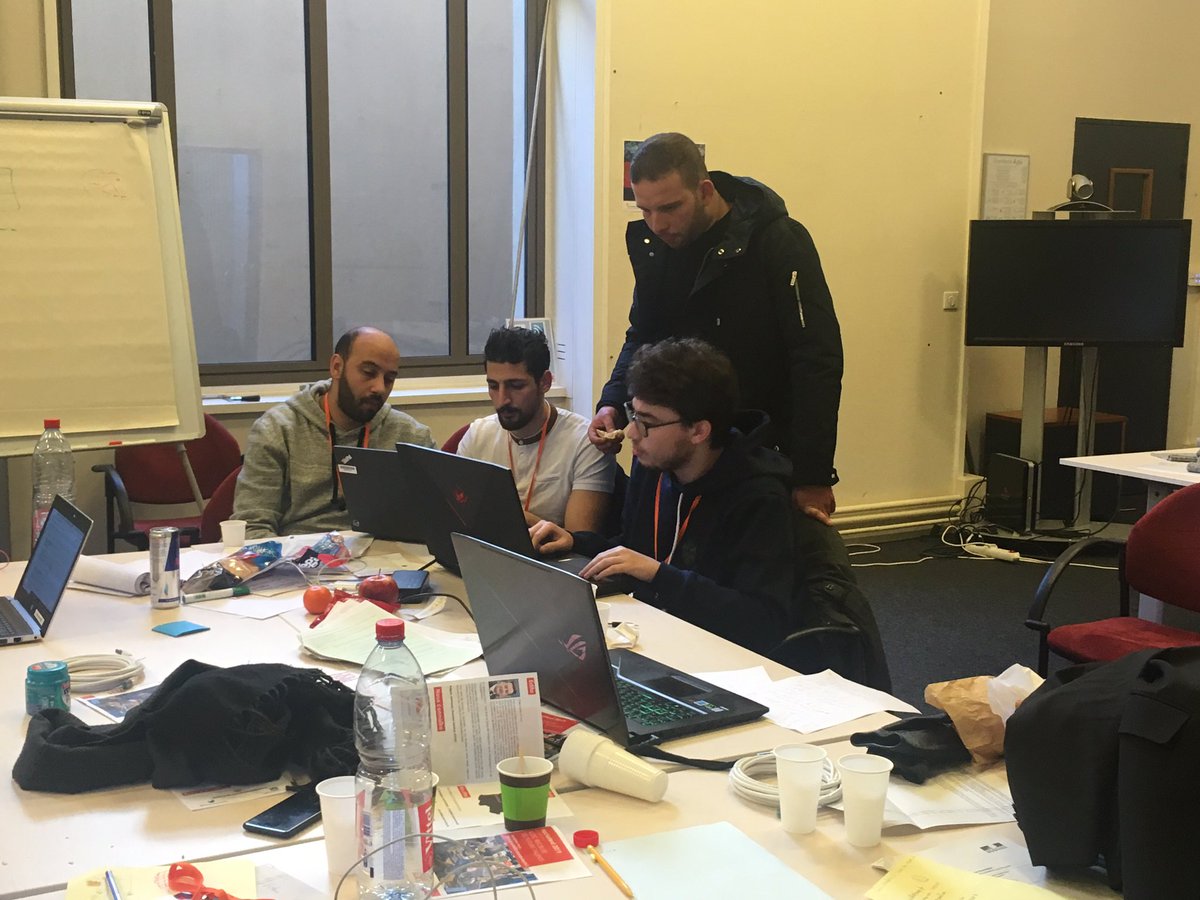 ICDC_officiel's tweet image. [EN DIRECT] - #Hackatext - nuit courte et petits yeux mais dernière ligne droite pour finir le prototypage et préparer son pitch. 1er jury à 13h00 🕐 #Hackatext #TextMining @caissedesdepots