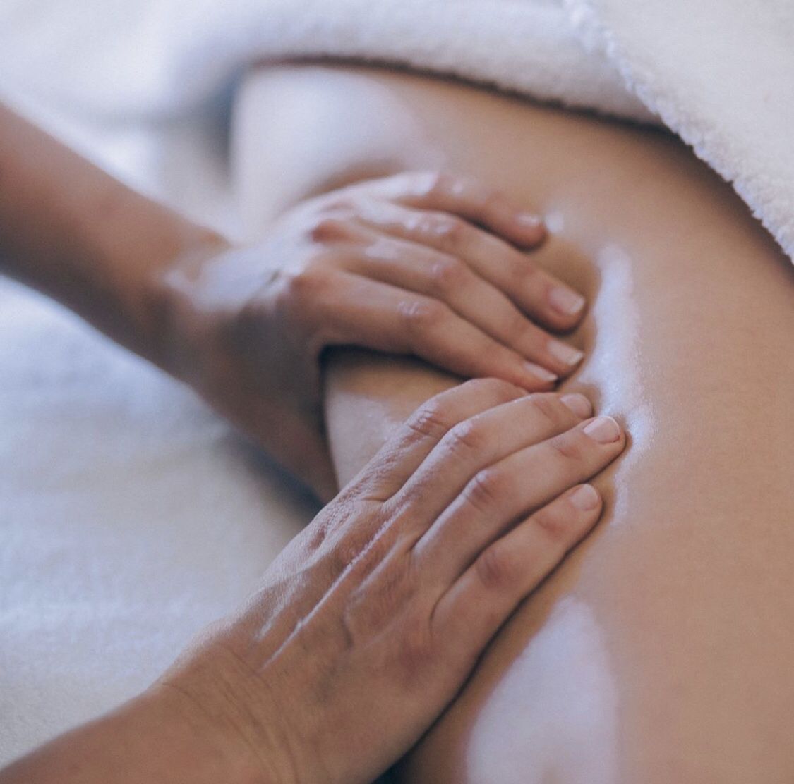 Earthmiles_'s tweet photo. Enhance your recovery with some R&amp;R 🙌 Urban brings tailored treatments to your doorstep... massage, osteopathy, skincare, or nails! Relax 💆, recover⛱️ or rejuvenate 🌞 https://t.co/XrNPVfg2vg