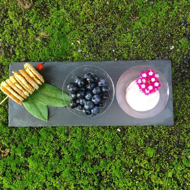 thecateringpro's tweet image. “Good morning breakfast trio omelette and toast stack blueberries and yoghurt have a good day #pimpmyfood #foodstuff #slateplate #egg #omlette"
