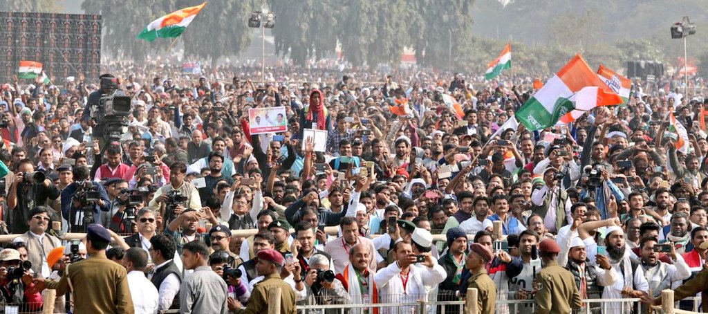 ashokgehlot51's tweet photo. इतनी बड़ी संख्या में लोगों का इस #जन_आकांक्षा_रैली में आना, आम जन का #RahulGandhi जी के प्रति उत्साह और विश्वास दिखाता है और इस बात का प्रमाण है कि अब भाजपा सरकार के दिन बहुत कम शेष हैं। #GandhiMaidan #Patna #Bihar https://t.co/cCBErZUdgp