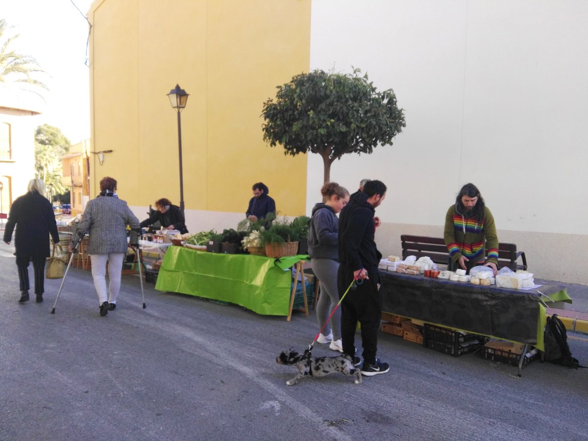 Recien montado el mercado... Os esperamos en Hondón de las Nieves!!!