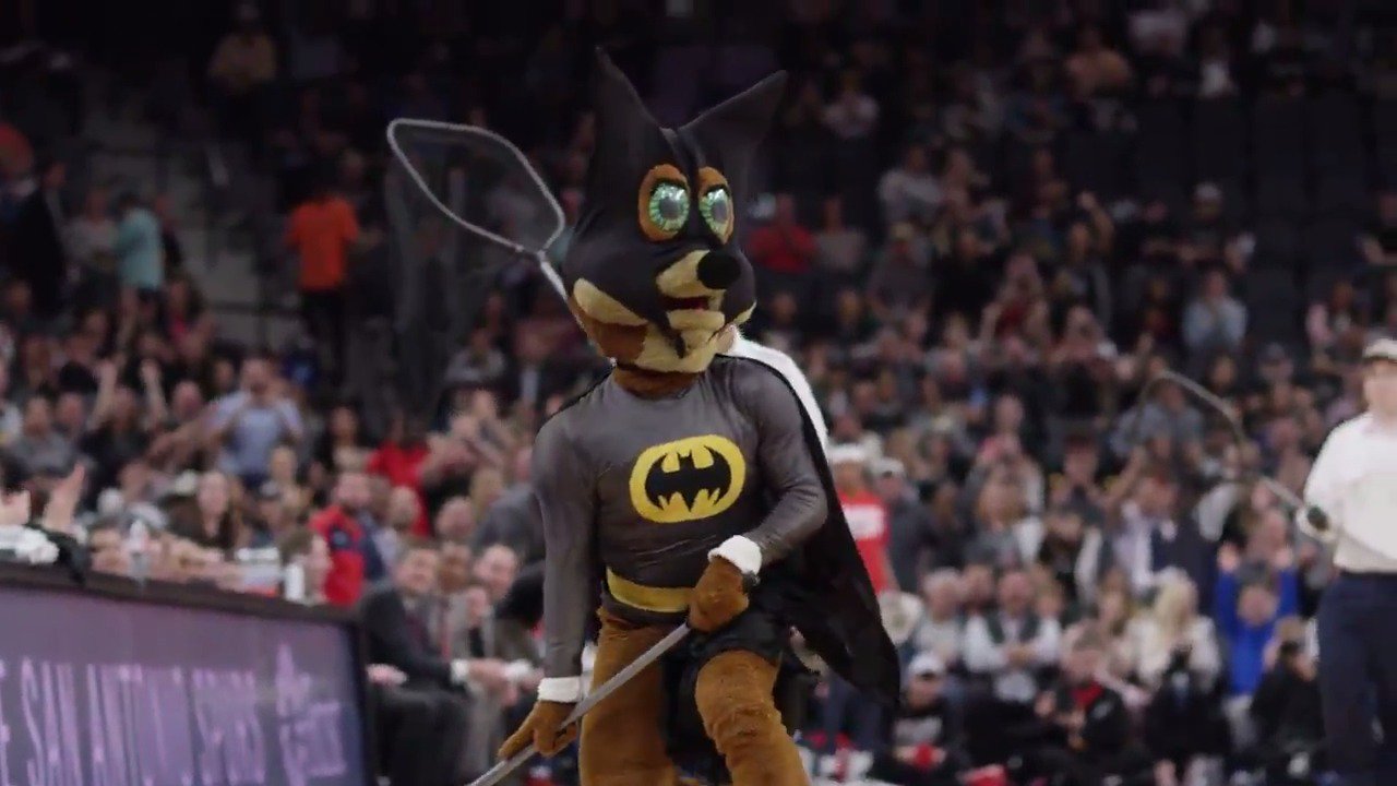 San Antonio Spurs mascot dressed as Batman catches an actual, real-life bat  during NBA game against the New Orleans Pelicans