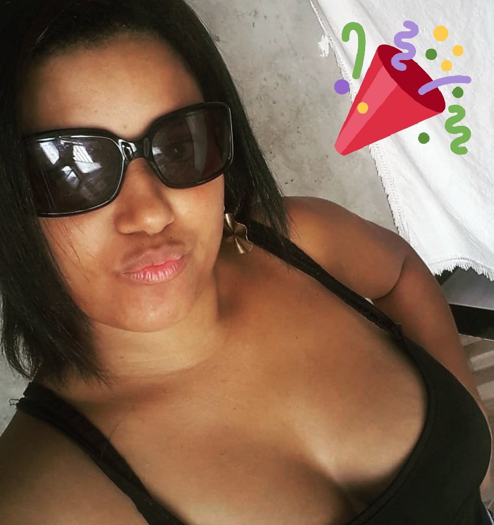 PrihVictoria's tweet photo. #ParabensPraMim 👏🏼🎉🎂#EHojeee 💃🎶🍸 #BirthdayDaPry 🎁🎈🎊 #DeVoltaMoreninha😎☺💋 #ObrigadaPapaiDoCéu 😍❣🤲 #PryFaz? 🤔😜😉 https://t.co/kCTAB97vHV