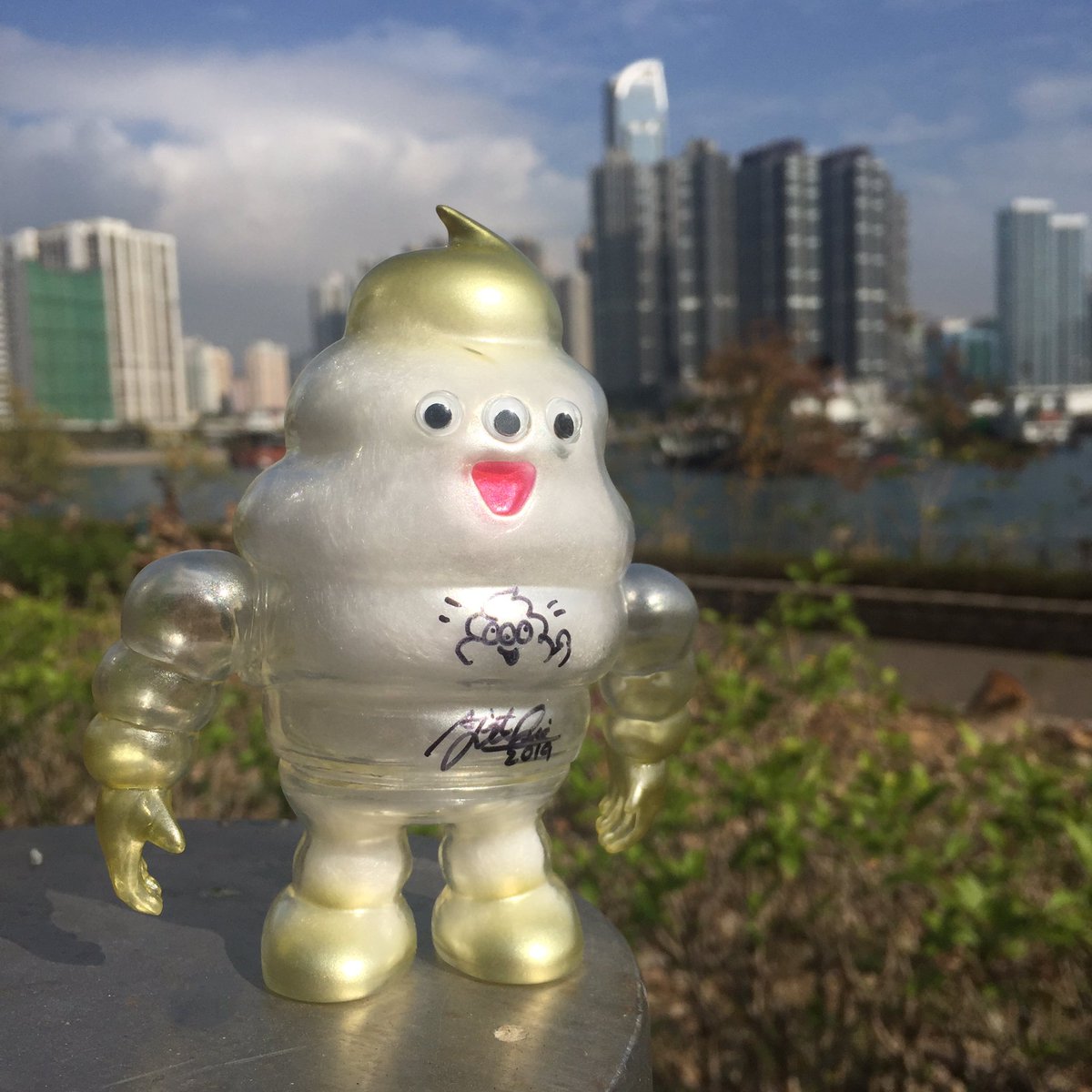 MattcrossF's tweet photo. Happy day!
#shinichirokato #ajcolor #ajfeverjp #artjunkietokyo #softman #sunnyday #huskytoys https://t.co/w22To5mxKg