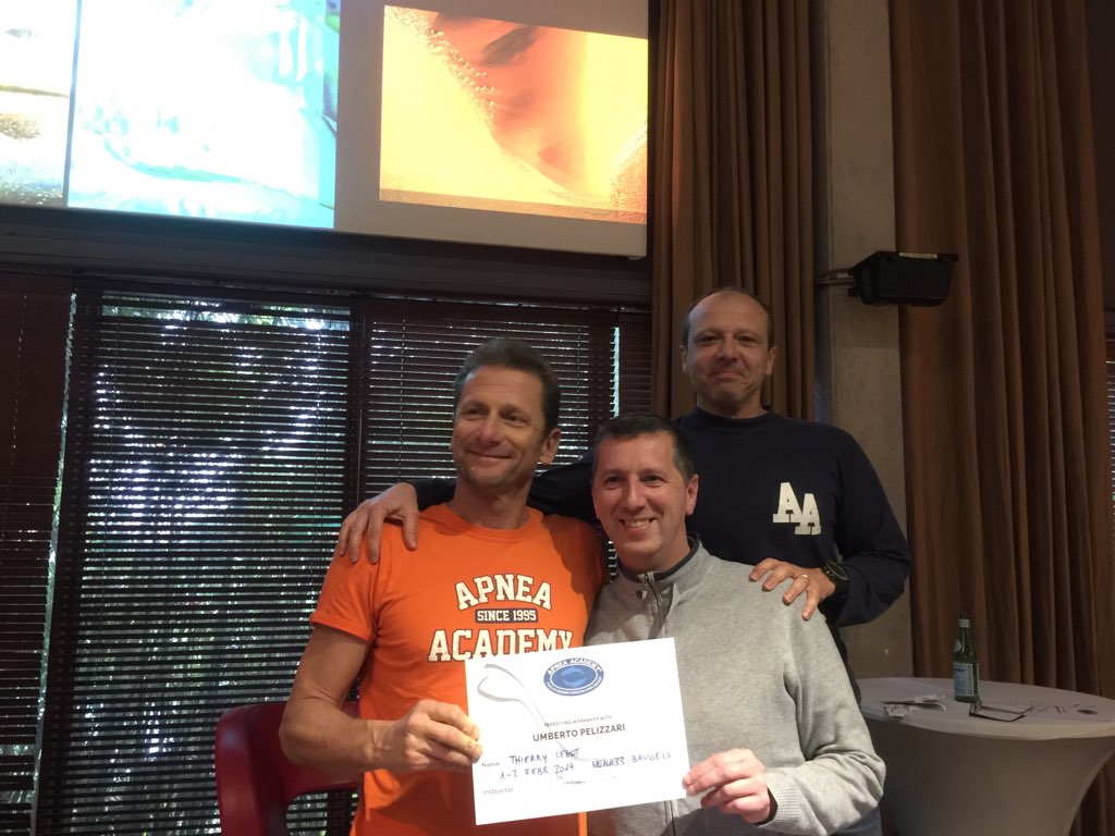 nautilusmetz's tweet photo. stage apnée #compensation à #nemo33 ! Que du bonheur ;o) 
Un grand merci à @UPELIZZARI et son staff pour leurs précieux conseils. 
Si vous n'avez jamais fait ce type de stage, vous loupez quelques chose ! On ne plonge plus pareil après ;o) On vous raconte tout ça lundi ;o)
#merci https://t.co/yA0moJjlXb