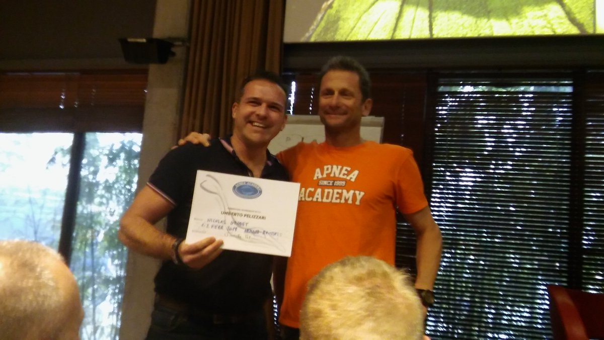 nautilusmetz's tweet photo. stage apnée #compensation à #nemo33 ! Que du bonheur ;o) 
Un grand merci à @UPELIZZARI et son staff pour leurs précieux conseils. 
Si vous n'avez jamais fait ce type de stage, vous loupez quelques chose ! On ne plonge plus pareil après ;o) On vous raconte tout ça lundi ;o)
#merci https://t.co/yA0moJjlXb