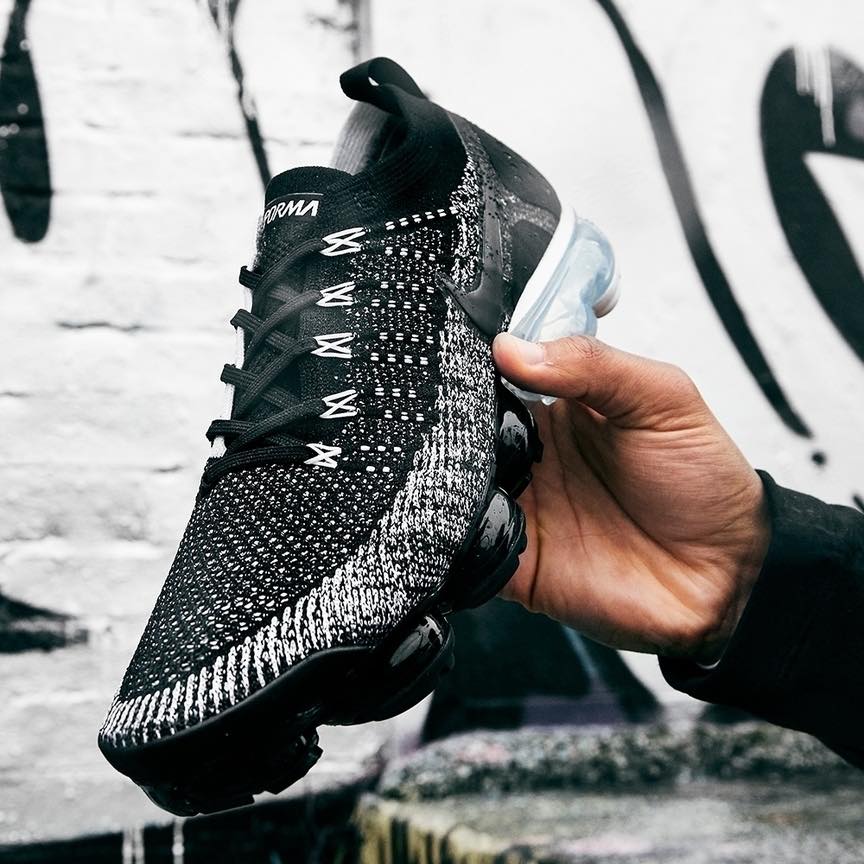 Baskets Nike Air VaporMax Flyknit 2 Men s Shoes by