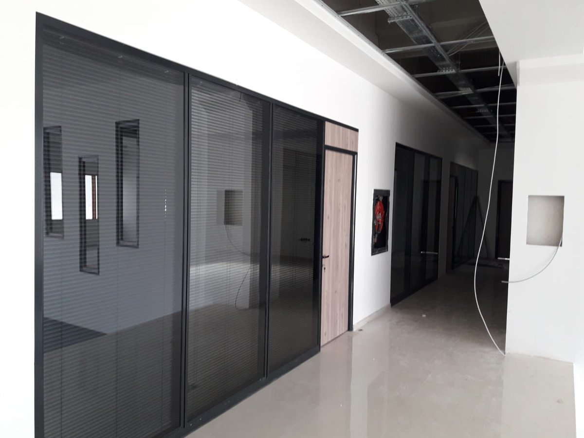 cagdasbolme's tweet photo. #cagdasbolme  sistem 95 camlı jaluzi bölme @cagdasbolme laminat kapı https://t.co/Hv3X2wyeYS