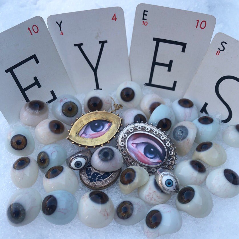 LisaMarieFranks's tweet photo. 👁Eye Am Just Repurposing Some Old Jewellery Today!👁
#eye #eyeeye #eyesontheprize #eyes #prosthetic #protheticeye #falseeye #glasseye #victorianeyes #optician #optomitrist #eyes #milkglass #mourningjewelry  #taxidermy #deadstuff #gothic #witchcraft #optometry #ophthalmologists https://t.co/jymZUz0Eaj