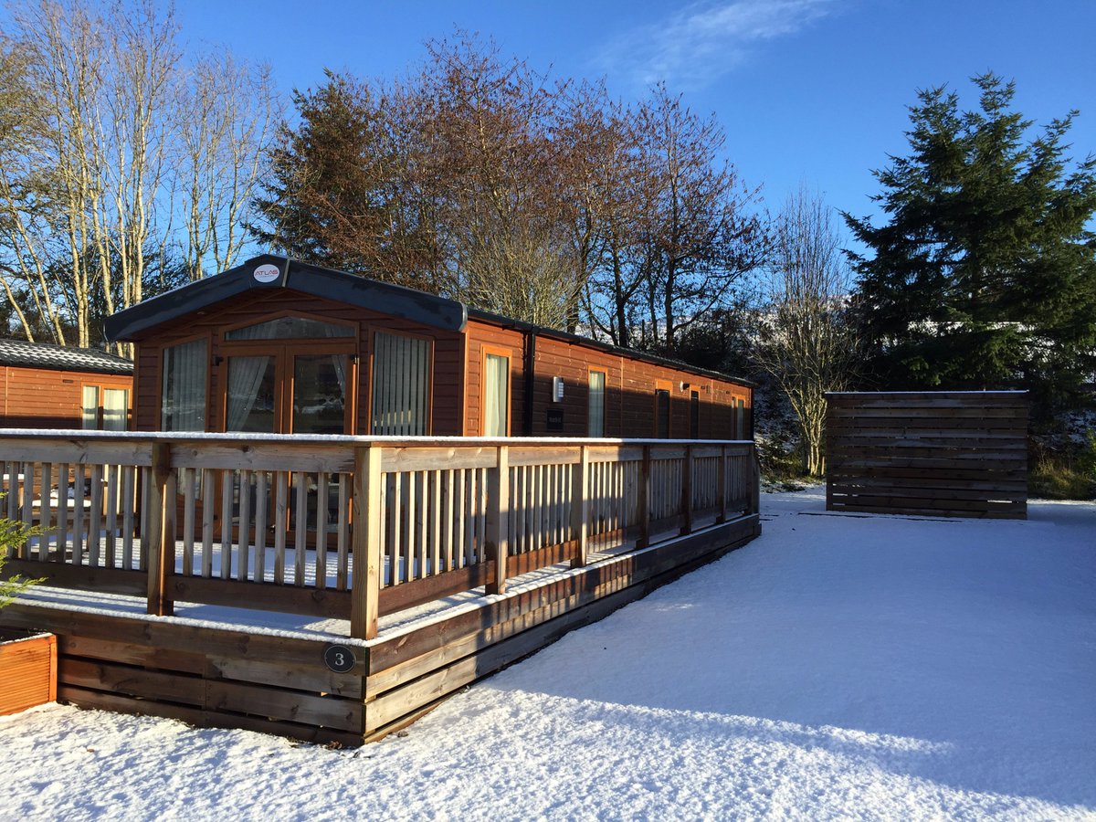 With snow on the ground then the #hottub was the place to be! <a href="/LochNessRetreat/">Loch Ness Retreat</a> #WinterWonderland