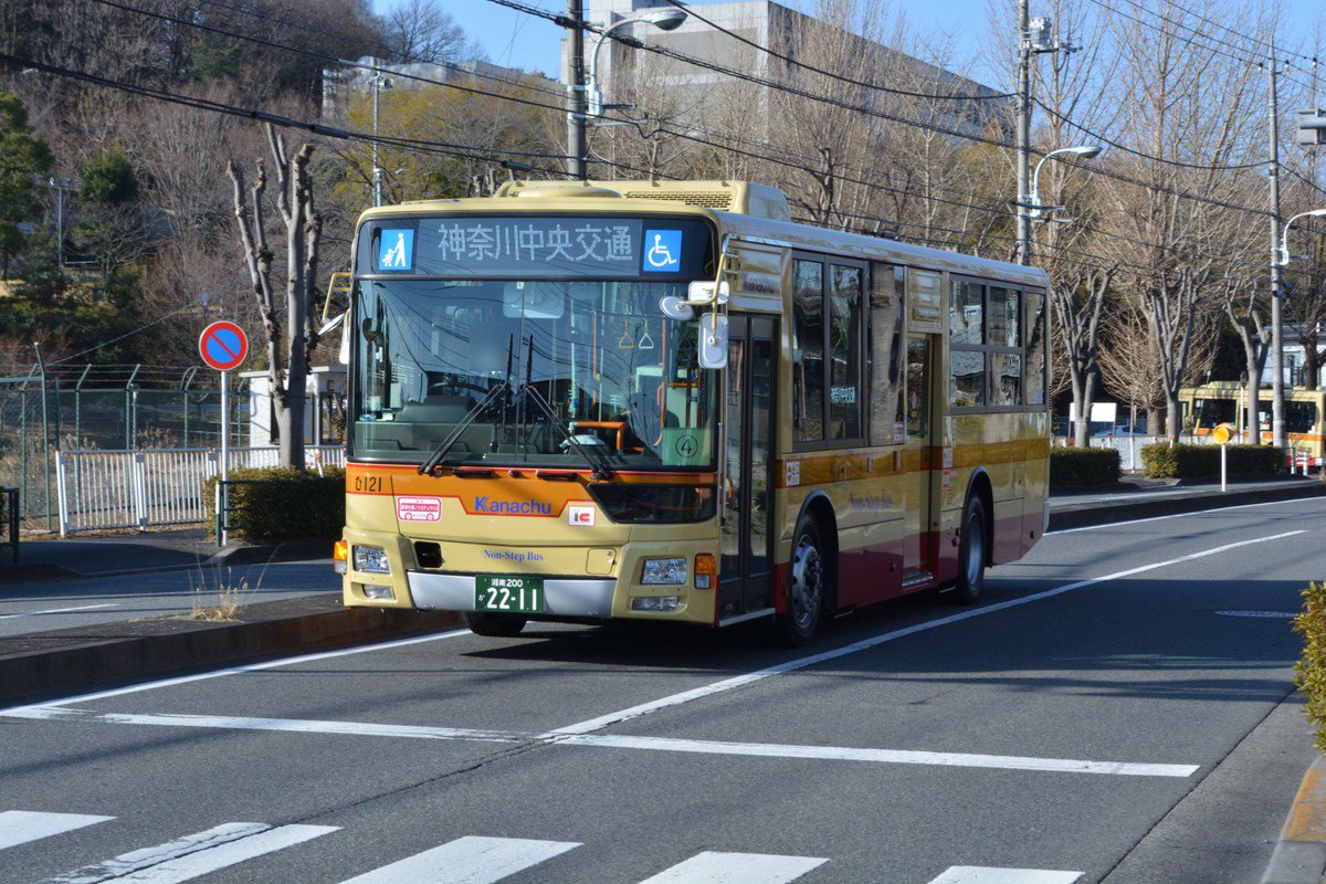 にいさん 21 2 3 多摩美大入試臨時バス 多摩美術大学入試に伴う増発バスが4台運行されました 多摩の車は橋75系統の増発扱いで 平塚の車は直行便扱いで運行されていました 平塚の車と京王バスと並ぶところも撮影しました 神奈中 にいさん 21 2 3 多摩美大入試臨時バス 多摩美術大学入試に伴う増発バスが4台運行されました 多摩の車は橋75系統の増発扱いで 平塚の車は直行便扱いで運行されていました 平塚の車と京王バスと並ぶところも撮影しました 神奈中