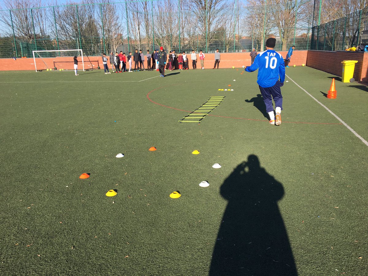 AlumRockFA's tweet photo. Sessions in full flow #tinytotts #under12s #under16s https://t.co/41ZvxCuvyX