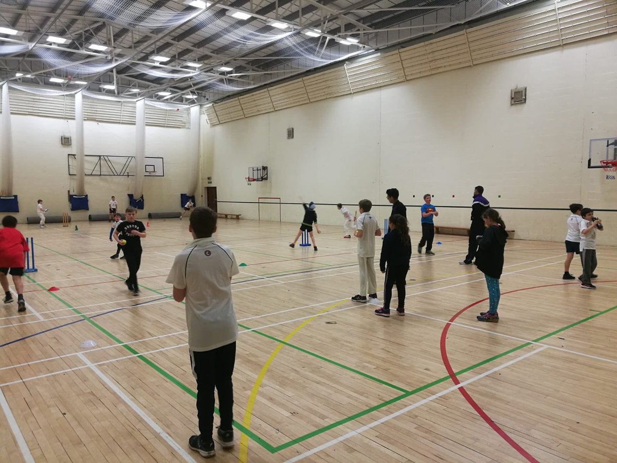 Our free winter sessions continue later today 4-6pm at Stamford Junior School. Level 3 coaching for U9 age groups and above. Current and potential new members welcome! #ketton #cricket #pitlane 🏏<a href="/kettonnews/">Ketton News</a> <a href="/SportsKetton/">Ketton Sports & Community Centre</a>