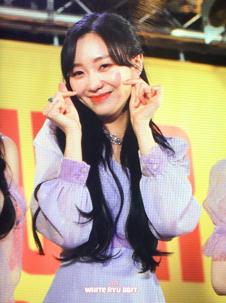 190203 타워레코드 프리뷰
#lovelyz #러블리즈 #류수정
보라색 여신님중에서 제일 빛나는 보석.........💎