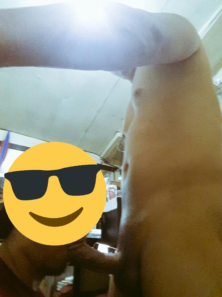 Ravelt_Raven's tweet photo. Look at this biggie! After the 3some, eto kain na naman ako. Sarap kasi ng #tite eh.

Bango pa nya, malaki pa, sakit sa lalamunan pero okay lang, jackpot ksi. Tamis ng tamod, marami kahit panglimang labas na

#altercebu #alterpinoy #jakol #tamod #chupa #alterph #alterworld https://t.co/J5NBWr2WWS