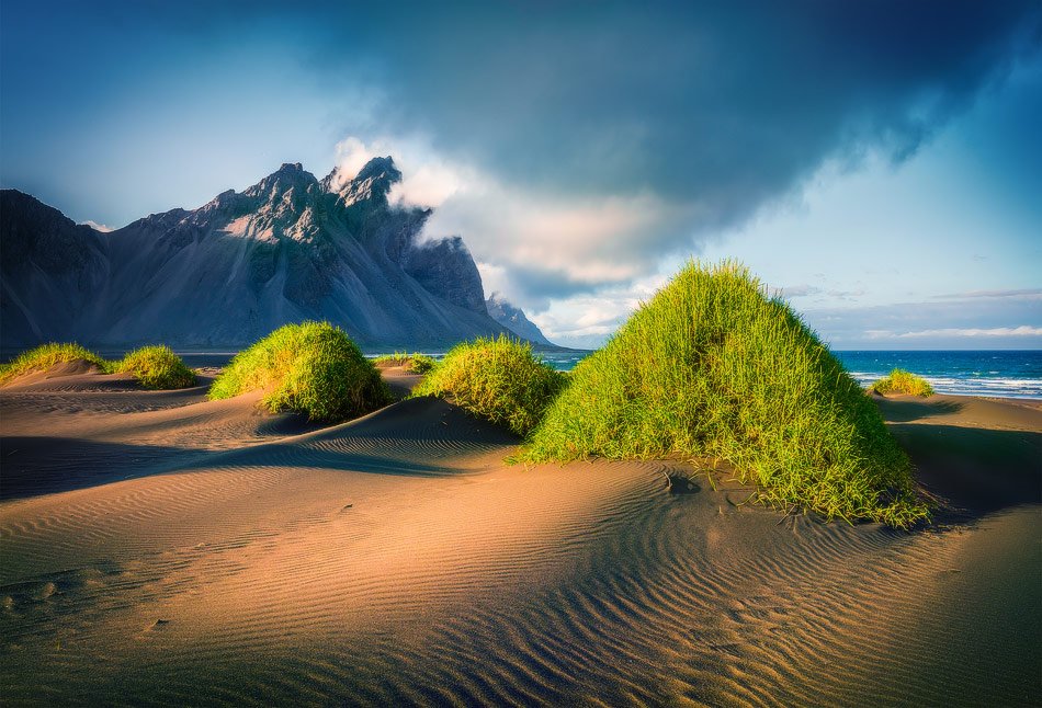 andrewmayovskyy's tweet photo. Black sand dunes on the Stokksnes headland, #Iceland, Europe.
More of my photos https://t.co/grXgnUyyRH
#shutterstock #dune #summer #ocean #Atlantic #mountain https://t.co/N2o8tmAXVf