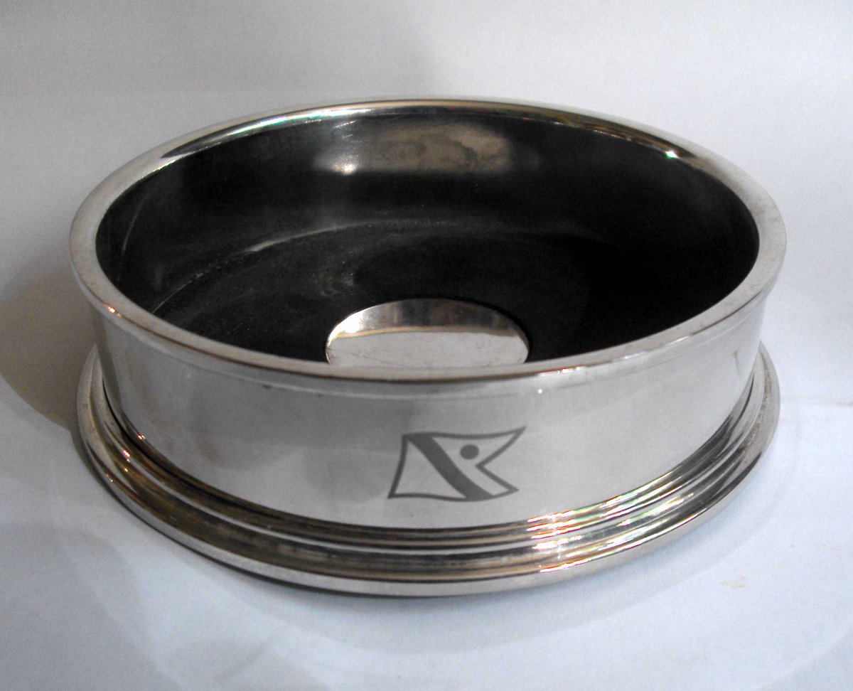 CartersCollecta's tweet photo. Quality bottle / decanter coaster Fred Olsen #Shipping 02
#CFS7489 11432 #WDYT #followvintage #EtsyShop #etsyvintage #antiqueclique #etsy #noths #giftideas #tableware #kitchenalia #brewerania #coasters #Norway #valentinesday #valentinesdaygifts @Etsy
https://t.co/WMBNqrB0HU https://t.co/W5bm6ufsco