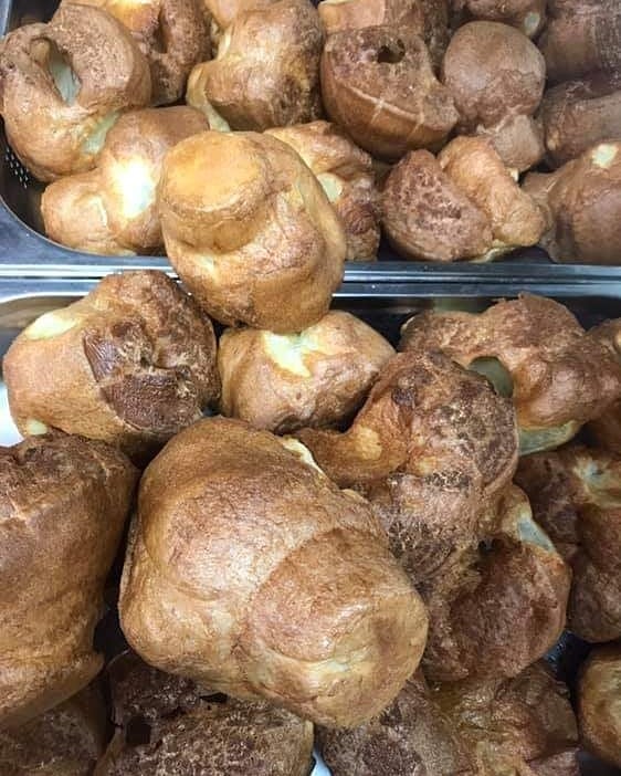 ghtwentyone's tweet photo. First batch of Yorkshire's ready for today's dinner service on #YorkshirePuddingDay 😍

#Homemade #GoodFood #EatLocal #DogFriendly #AwardWinning #Newmarket #Suffolk #YorkshirePudding #Pub #Restaurant #TripAdvisor https://t.co/apEAiOTUWU