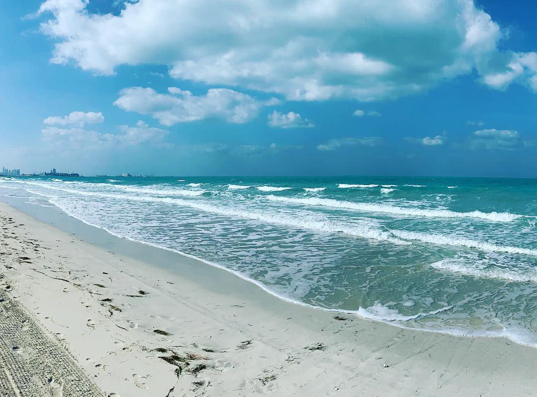 Hello beautiful beach!
When this is your morning view, you know it’s going to be a great day @JumeirahSIR 👙🏖🏊‍♀️🏝☀️ #AbuDhabi #SaadiyatIsland #Beachlove #newhotel #jumeirah #luxuryhotel