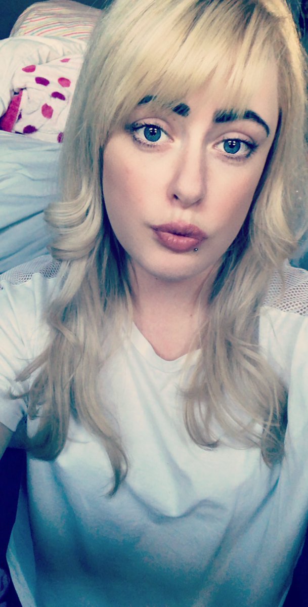 ShiarnLouise's tweet photo. My hairdresser is better then yours 💇🏼‍♀️😘 #hairstyle #haircut #haircolor #hairstyles #hairdresser #fresh #newme https://t.co/HIVjmcdJyD