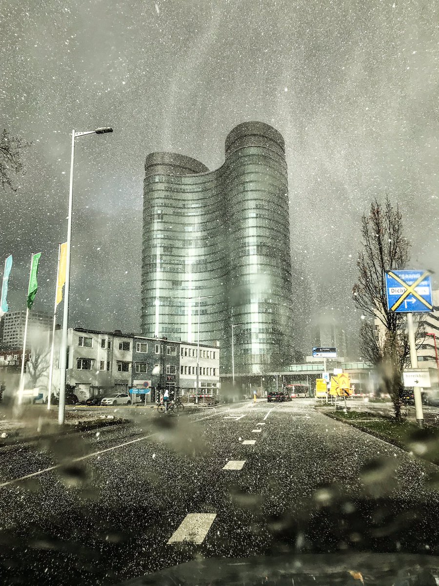 digitejo's tweet image. Jullie hoofdkantoor is erg populair @Rabobank. Bijna 25.000 views op m’n foto op LinkedIn waarvan 1.329 van trotse collega’s. #rabobank #utrecht #hagel @experTeasers @FastTrackDig #mediativity