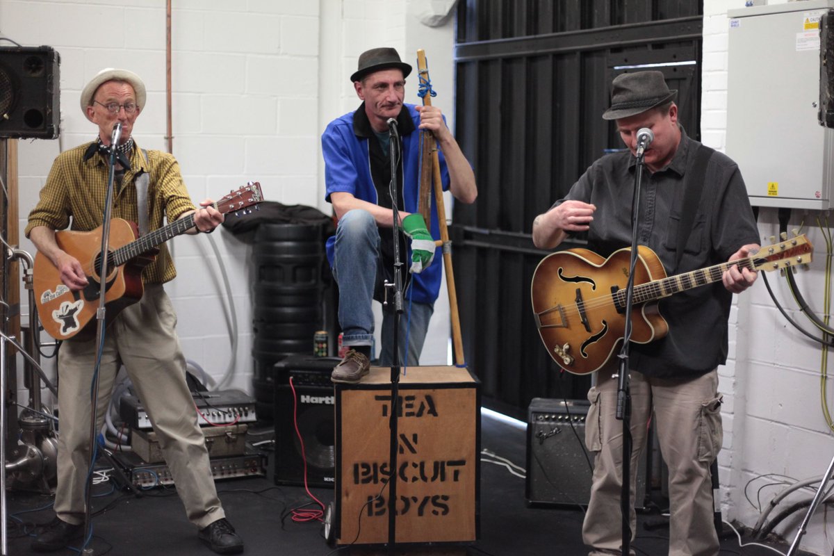 Some of our favourite bands have come down and played at the brewery. Who would you like to see with us this summer? 🎤
Tag your favourites! 🎸
#tapit #tapitbrewingco #brewerybar #craftbeer #livemusic #southampton