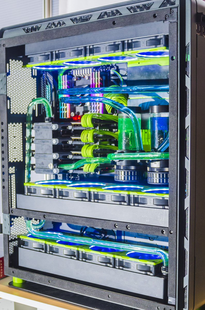 StartEsport's tweet image. Bonjour,

Nous sommes disponibles en DM pour vous réaliser un PC sur mesure qui saura répondre à vos envies les plus impressionnantes ! Nous pouvons également vous prévoir une tarification dédiée pour vous permettre de faire une conception plus impressionnante 😉