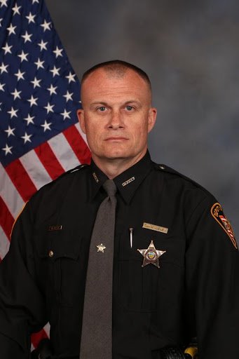 ClermontCounty's tweet photo. Today, Clermont County Commissioners join all the elected officials and employees of Clermont County in mourning a brave deputy sheriff who lost his life in the line of duty. God bless these men and all our first responders. https://t.co/khsFEpE38P https://t.co/Qbx2LCWkIg