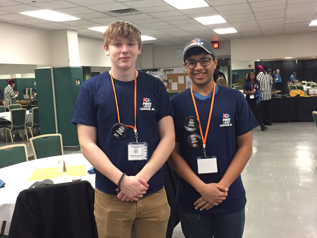 cjburnworth's tweet photo. We have amazing High school students! Volunteering 2 days at the @OhioFLL Championship in Dayton @frc7460 @nextnova11302 @Syl_STEM @SylvaniaSchools @OHHSPrincipal #OmgRobots https://t.co/KErNgyumCq