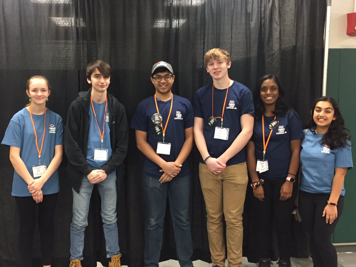 cjburnworth's tweet photo. We have amazing High school students! Volunteering 2 days at the @OhioFLL Championship in Dayton @frc7460 @nextnova11302 @Syl_STEM @SylvaniaSchools @OHHSPrincipal #OmgRobots https://t.co/KErNgyumCq
