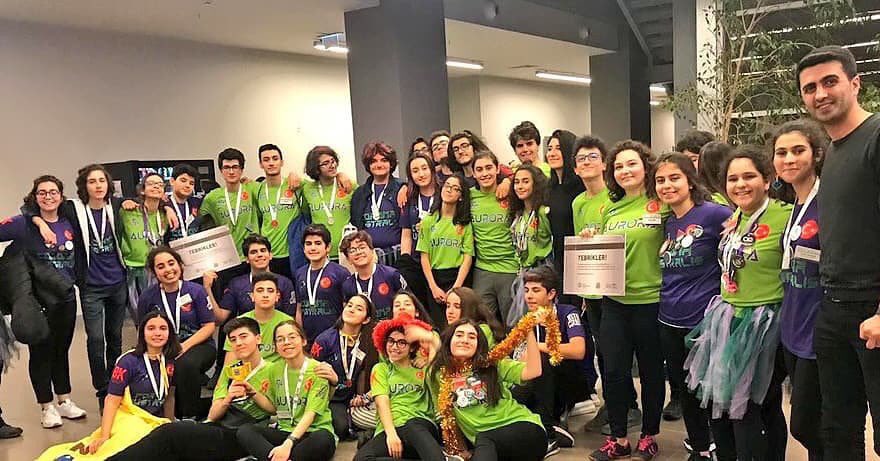 Diyarbakır Bahçeşehir Koleji Lise Robotik Takımlarımız  <a href="/FllVoltage/">Team Voltage FLL</a> <a href="/CoronaFll/">Corona Australis</a> <a href="/TeamAurora286/">FLL AURORA #286</a> Bilim Kahramanları Buluşuyor/First Lego League yarışmasında 3 Takımımızda Ulusal Turnuvaya Katılmaya Hak Kazandı !.. 
Ödüller : 👉🏻Şampiyonluk - Sunum  ve Özdeğerler 🧿🧿🧿❤️