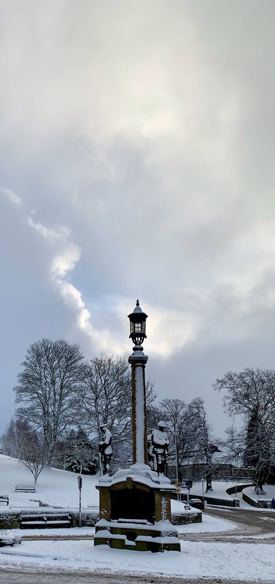 MargotsDad's tweet photo. @alnwickgazette @VisitNland @NEFollowers @northcoastaonb @thenortheastHUB @NorthEastTweets @BrendaBlethyn @NlandTourism @annietrev @GuyOpperman @coast_care #Alnwick yesterday. https://t.co/UqCUJTp8dG