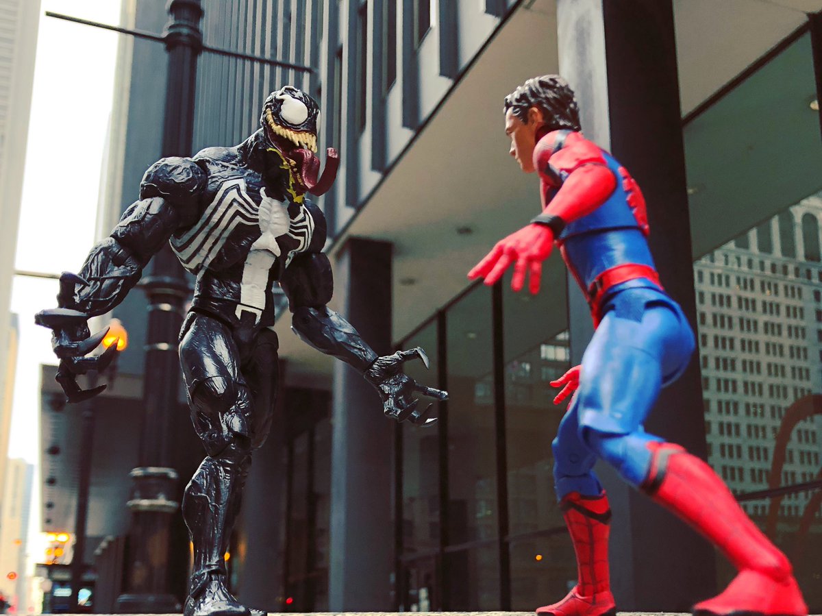 reneeca22195475's tweet photo. We will tear your arms from your body and eat your face.
(First actual post on here 👋🏼)
#Marvelselects
#spiderman
#venom
#tomholland
#peterparker
#eddiebrock https://t.co/DVnoVVvCAT