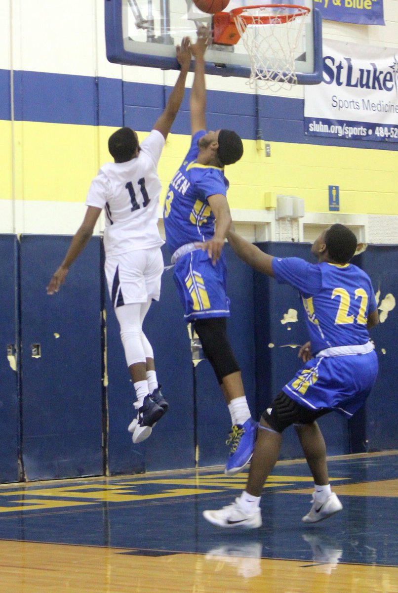 huskynation2018's tweet photo. Tough close loss for our young Husky team. He are our guards #5 Johnson and #11 Jordan driving to the basketball. @leroyjohnson22 @WmAllenBball @AllentownSD  @asddieruff  Photo Cred. Mr. John Hughes #huskynation #Dieruff #Allentown https://t.co/f0m1gAhJYe