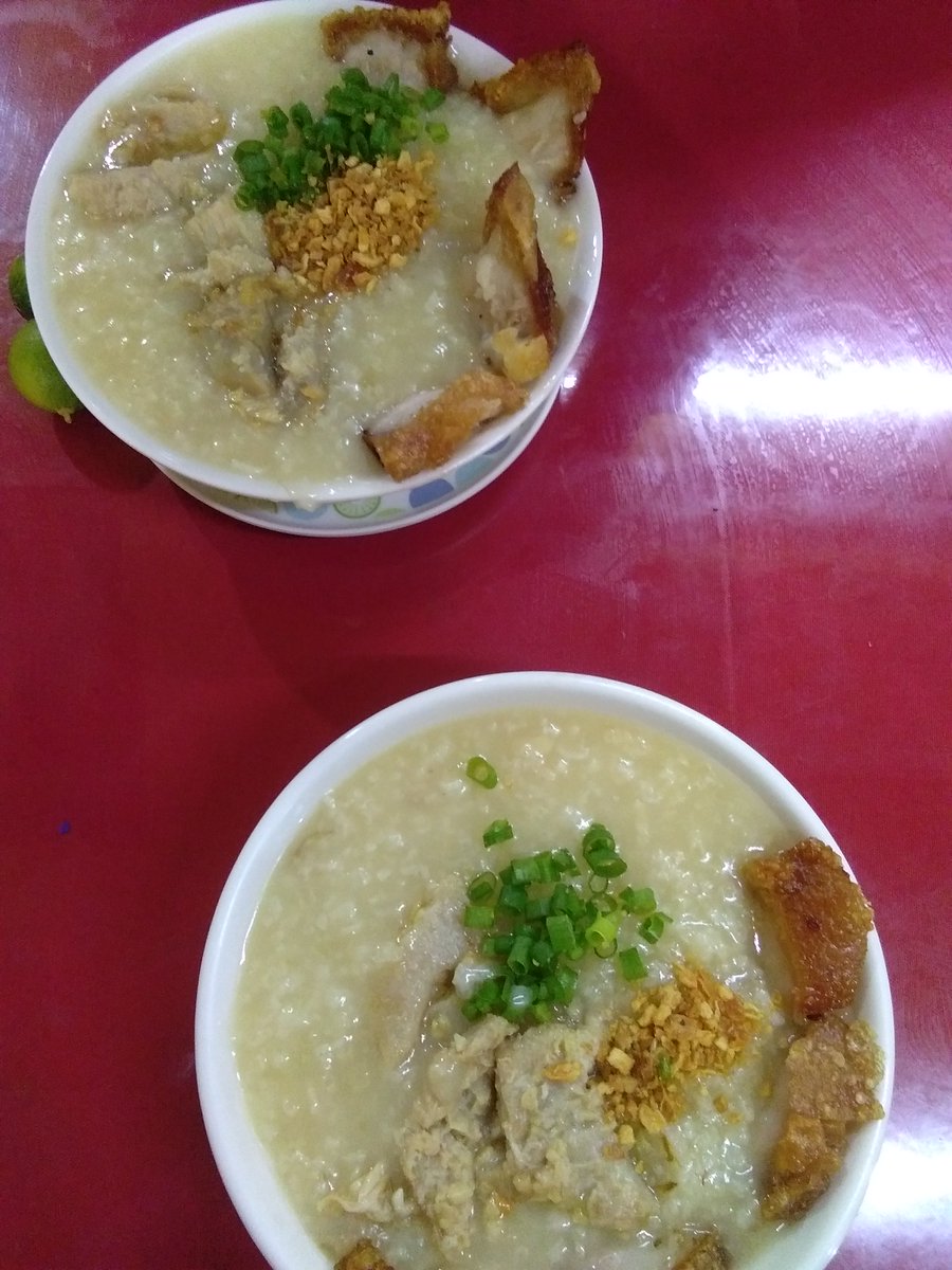 Natchause's tweet image. Ending.. Lugaw sa madaling araw 😁